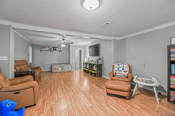 3607 Royal Crest Drive