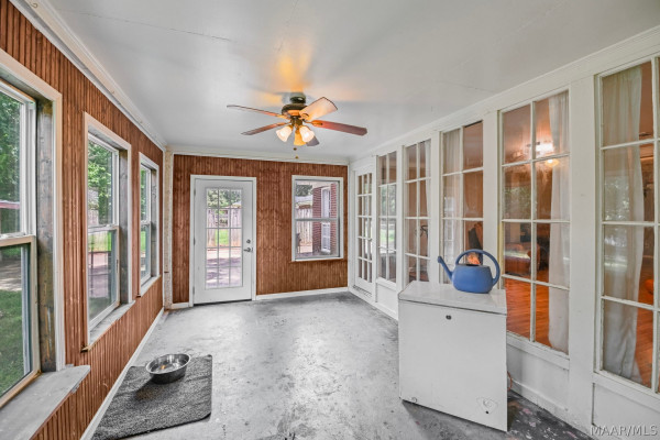3607 Royal Crest Drive