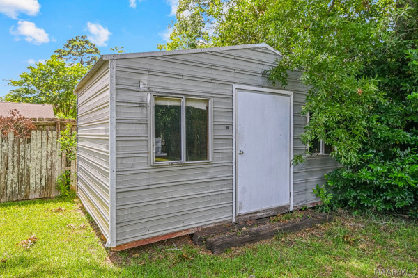 3607 Royal Crest Drive