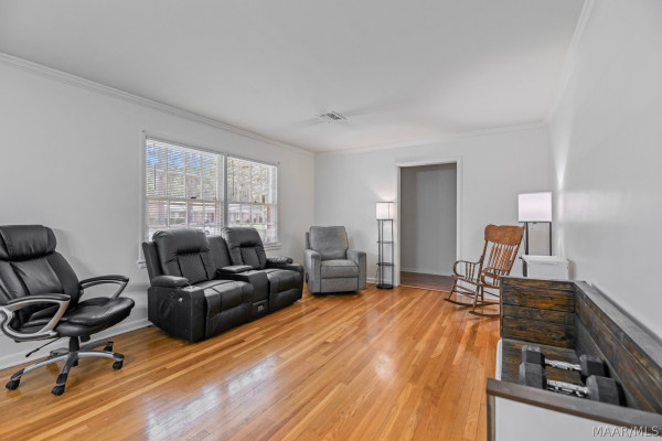 3607 Royal Crest Drive