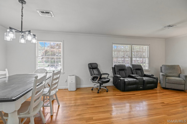3607 Royal Crest Drive