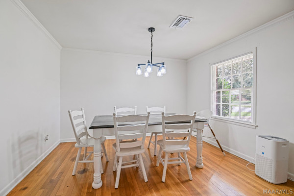 3607 Royal Crest Drive
