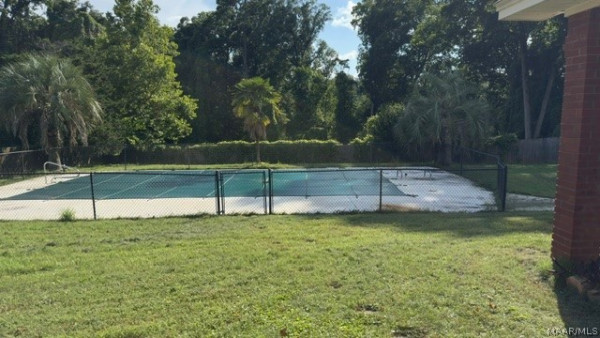 944 Silver Creek Circle