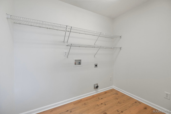 1332 Centerfield Court
