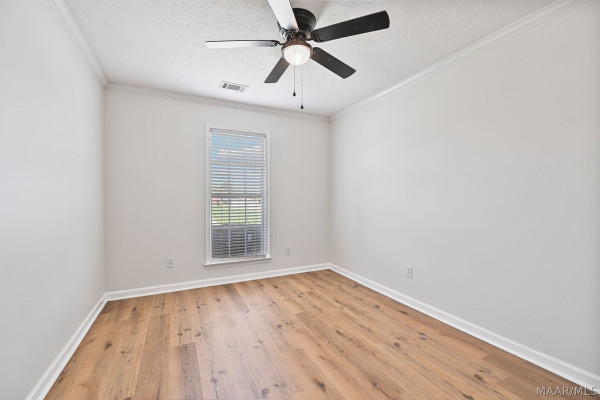 1332 Centerfield Court