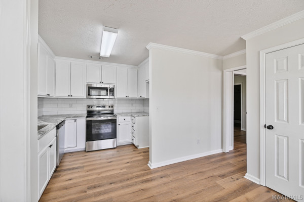 1332 Centerfield Court