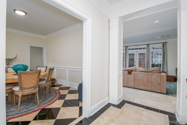 6613 Luxembourg Circle