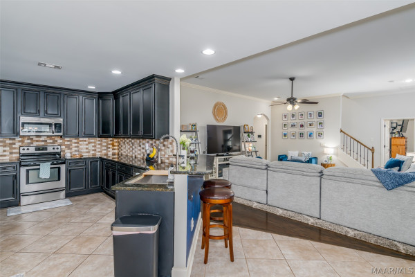 102 CANTERA Way