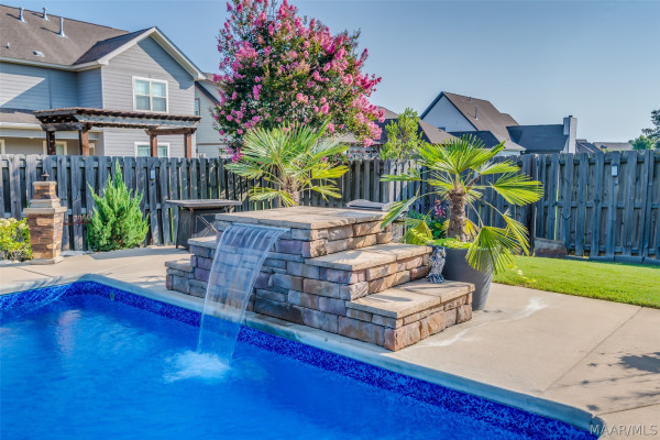 102 CANTERA Way