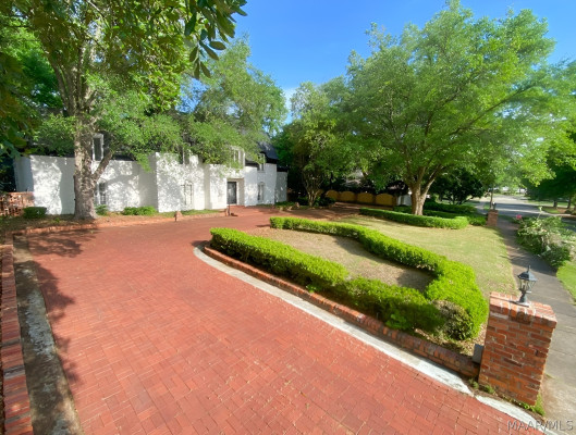 2712 Lansdowne Drive