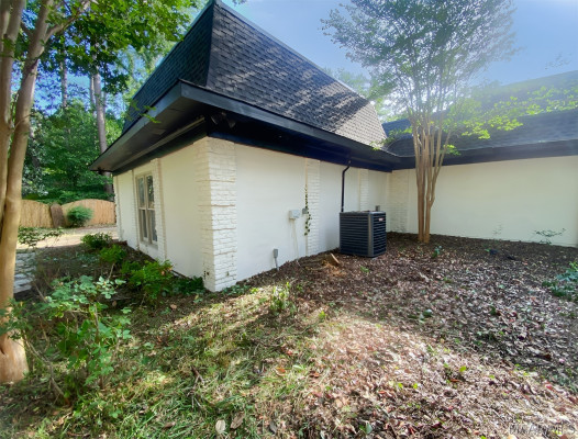 2712 Lansdowne Drive