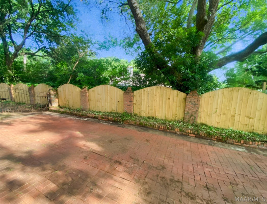 2712 Lansdowne Drive