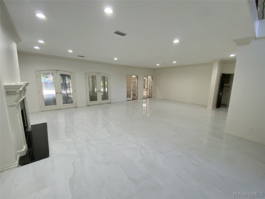 2712 Lansdowne Drive