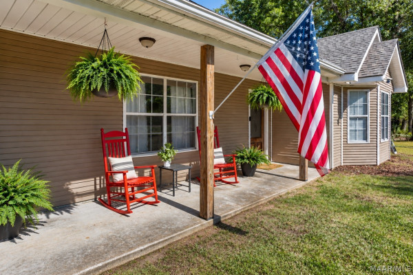105 Lakeview Court