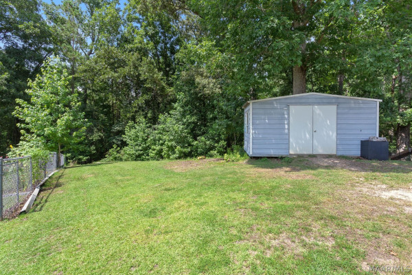 105 Lakeview Court