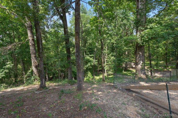 105 Lakeview Court