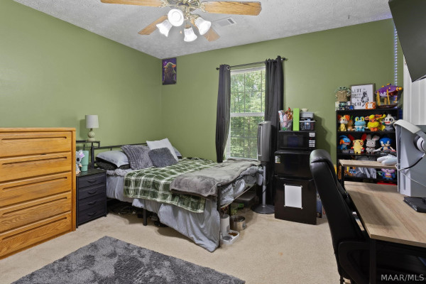 105 Lakeview Court