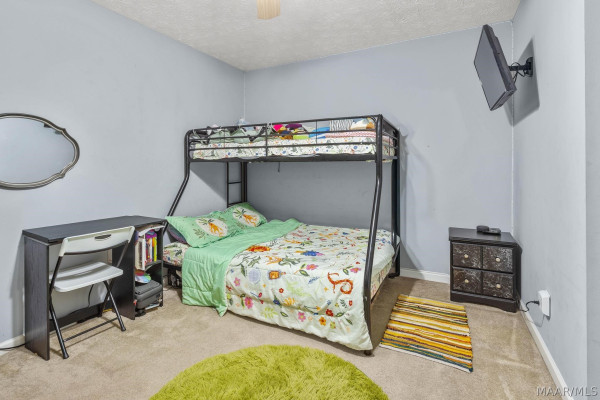 105 Lakeview Court