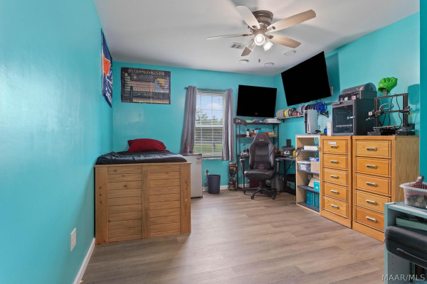 105 Lakeview Court
