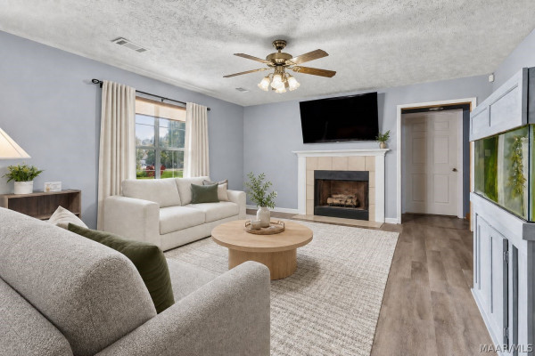 105 Lakeview Court