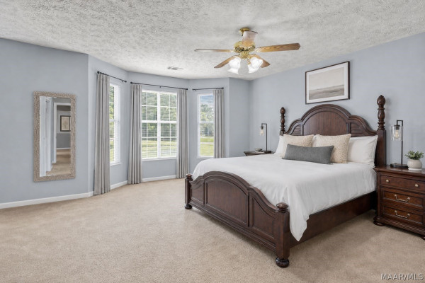105 Lakeview Court