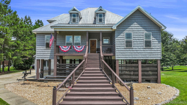 722 Lakeshore Drive