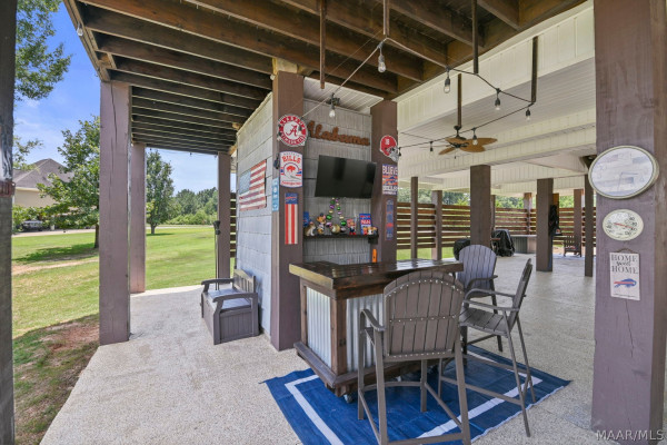 722 Lakeshore Drive