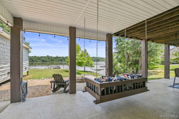 722 Lakeshore Drive