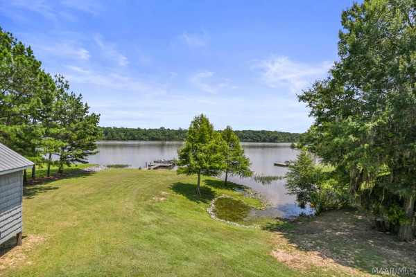 722 Lakeshore Drive