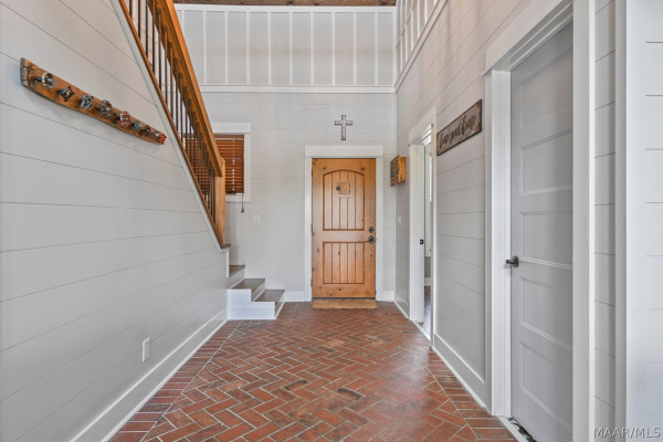 722 Lakeshore Drive