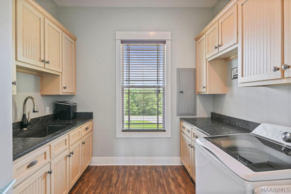 722 Lakeshore Drive