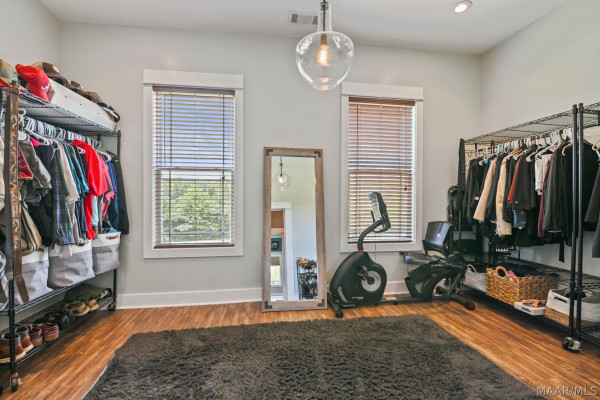 722 Lakeshore Drive