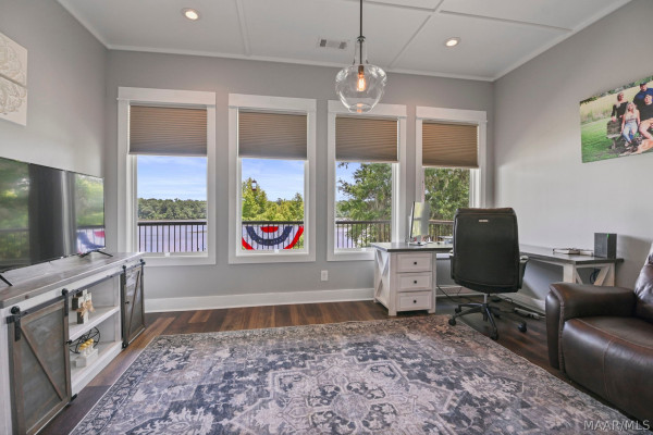 722 Lakeshore Drive