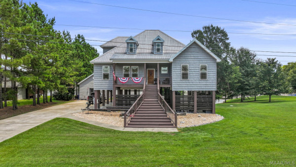 722 Lakeshore Drive