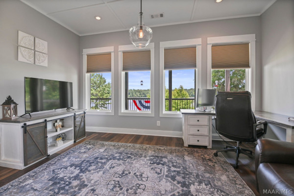 722 Lakeshore Drive