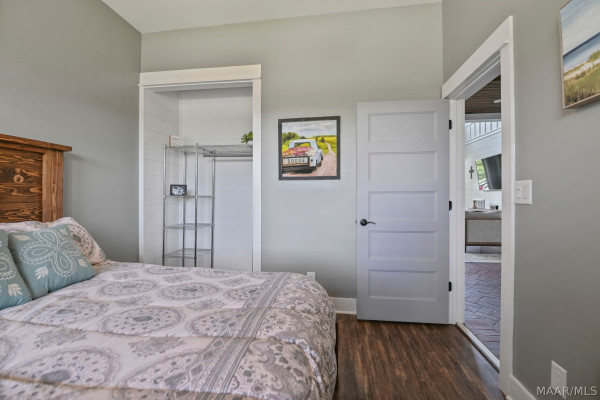 722 Lakeshore Drive