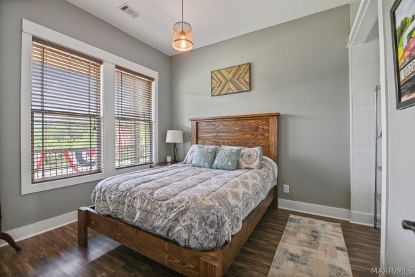 722 Lakeshore Drive