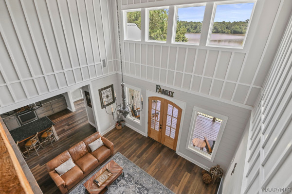 722 Lakeshore Drive