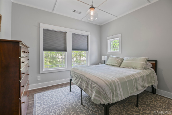 722 Lakeshore Drive