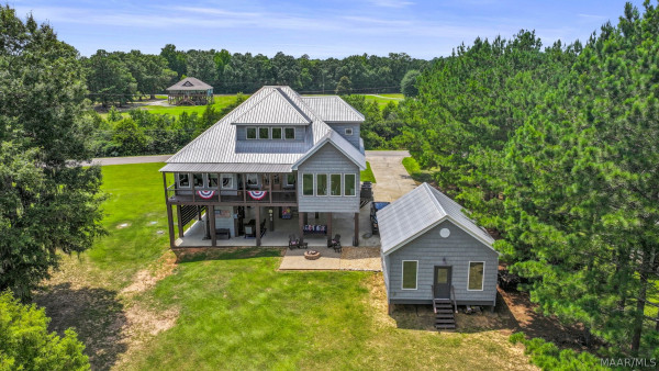 722 Lakeshore Drive