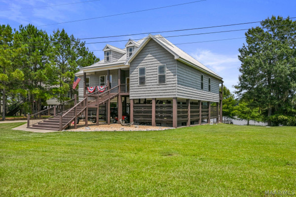 722 Lakeshore Drive