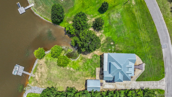 722 Lakeshore Drive