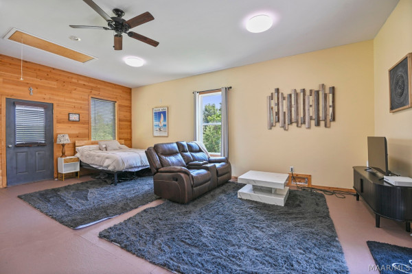 722 Lakeshore Drive