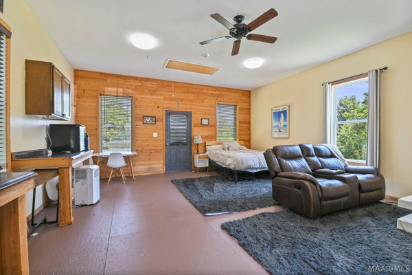 722 Lakeshore Drive