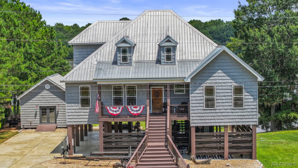722 Lakeshore Drive