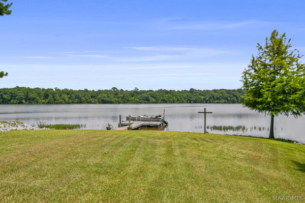 722 Lakeshore Drive