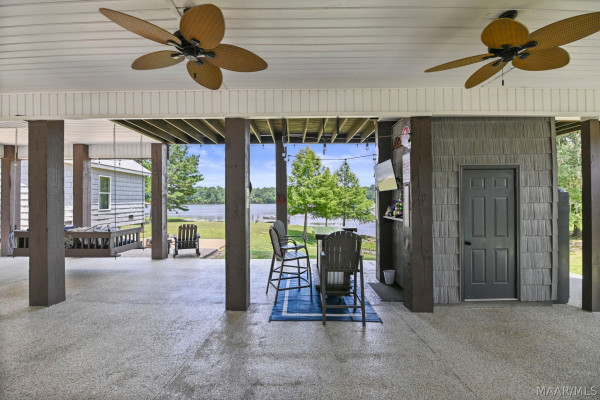 722 Lakeshore Drive