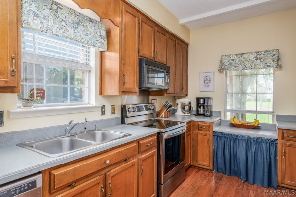 1813 Chenoweth Lane