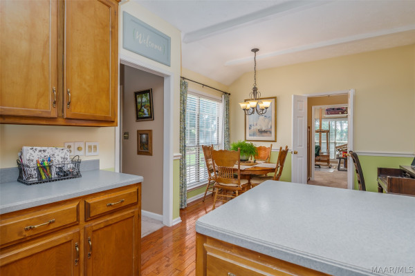 1813 Chenoweth Lane