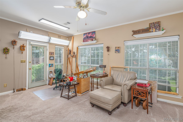 1813 Chenoweth Lane
